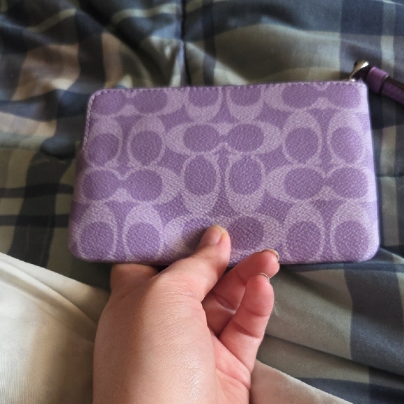 Coach Purple Signature Clutch Wristlet - Picture 4 of 4